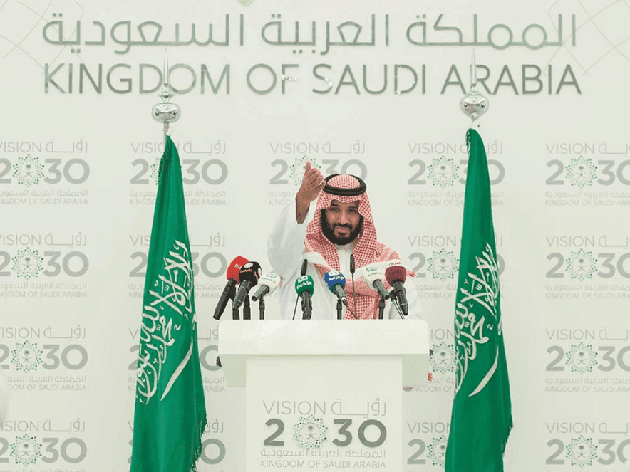 الأمير محمد بن سلمان في المؤتمر الصحفي لإطلاق رؤية السعودية 2030 في أبريل 2016م. (واس)