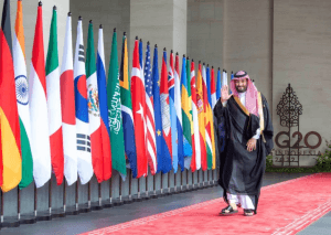 ولي العهد يصل إلى مقر انعقاد قمة مجموعة العشرين في جمهورية إندونيسيا. (واس)