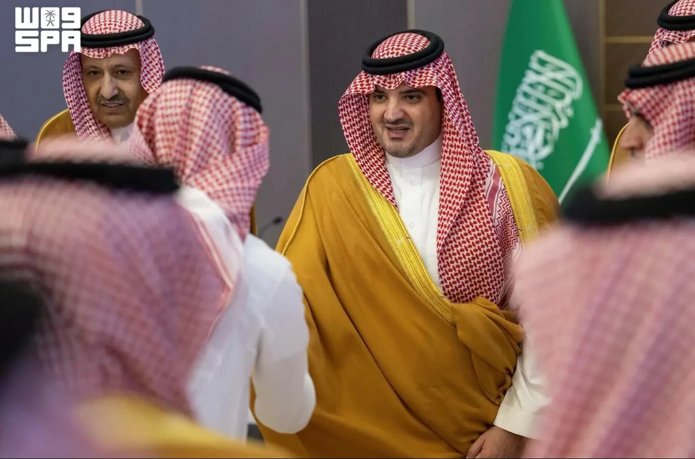 الأمير عبدالعزيز بن سعود يلتقي أهالي الباحة وينقل تحيات القيادة