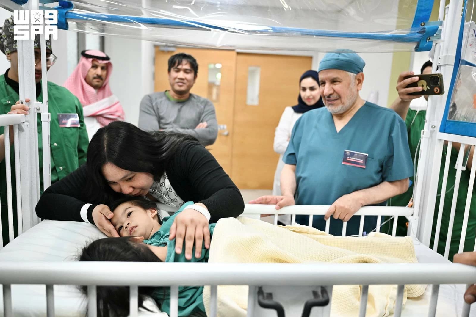 تفاصيل نجاح عملية فصل التوأم الفلبيني أوليفيا وجيانا بالرياض
