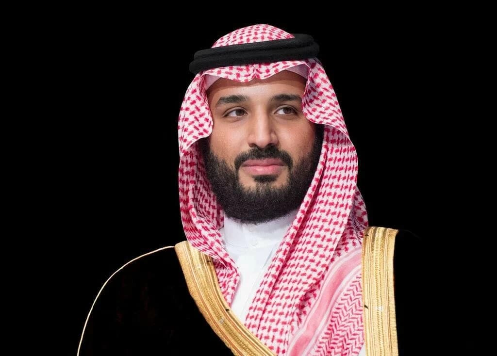 ولي العهد وماكرون يبحثان ضمان حرية الملاحة وخفض التصعيد