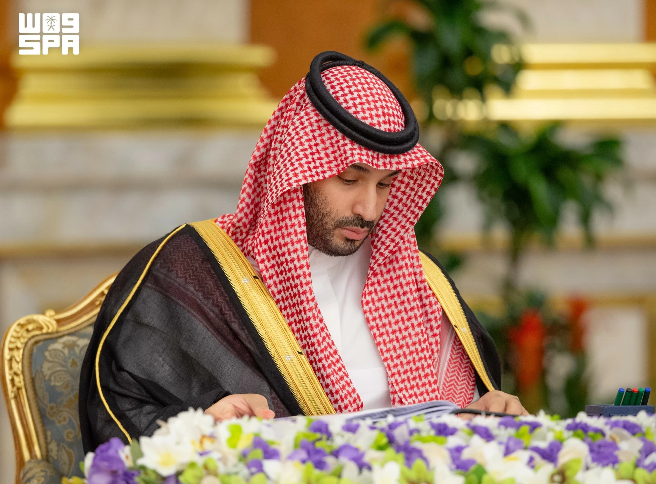 ولي العهد رئيس مجلس الوزراء يرأس جلسة مجلس الوزراء في جدة