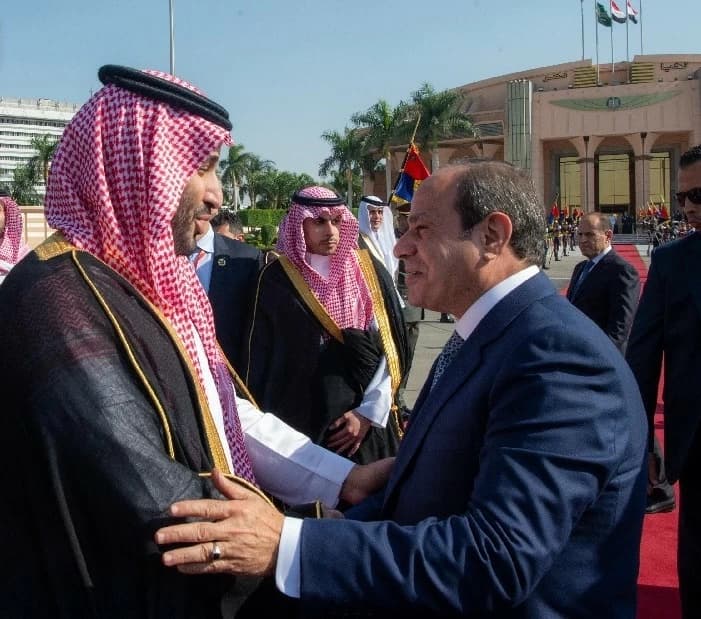 ولي العهد محمد بن سلمان يبعث برقية شكر للرئيس المصري عبدالفتاح السيسي إثر مغادرته القاهرة