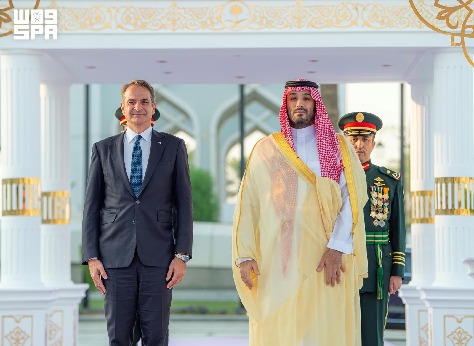 ولي العهد رئيس مجلس الوزراء يستقبل رئيس وزراء الجمهورية الهيلينية