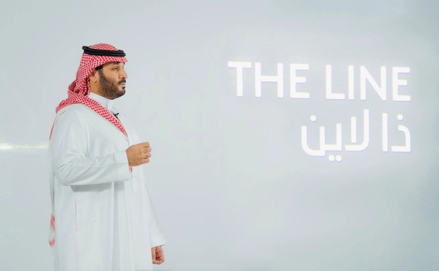 الأمير محمد بن سلمان خلال إطلاق مشروع \"ذا لاين\" في نيوم. (واس)